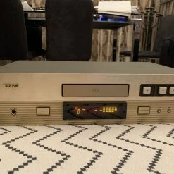 Vendora Πωλείται το CD Player Teac CD-5 Hi-end
