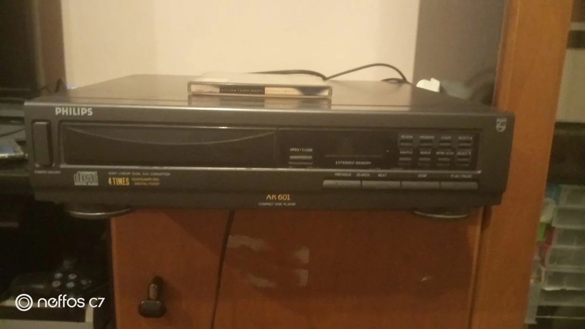Vendora Philips AK601 Cdplayer , Vintage/1992, σε άριστη κατάσταση, πλήρως λειτουργικό. Δώρο μια κούτα με ελληνικά Cd - Image 2