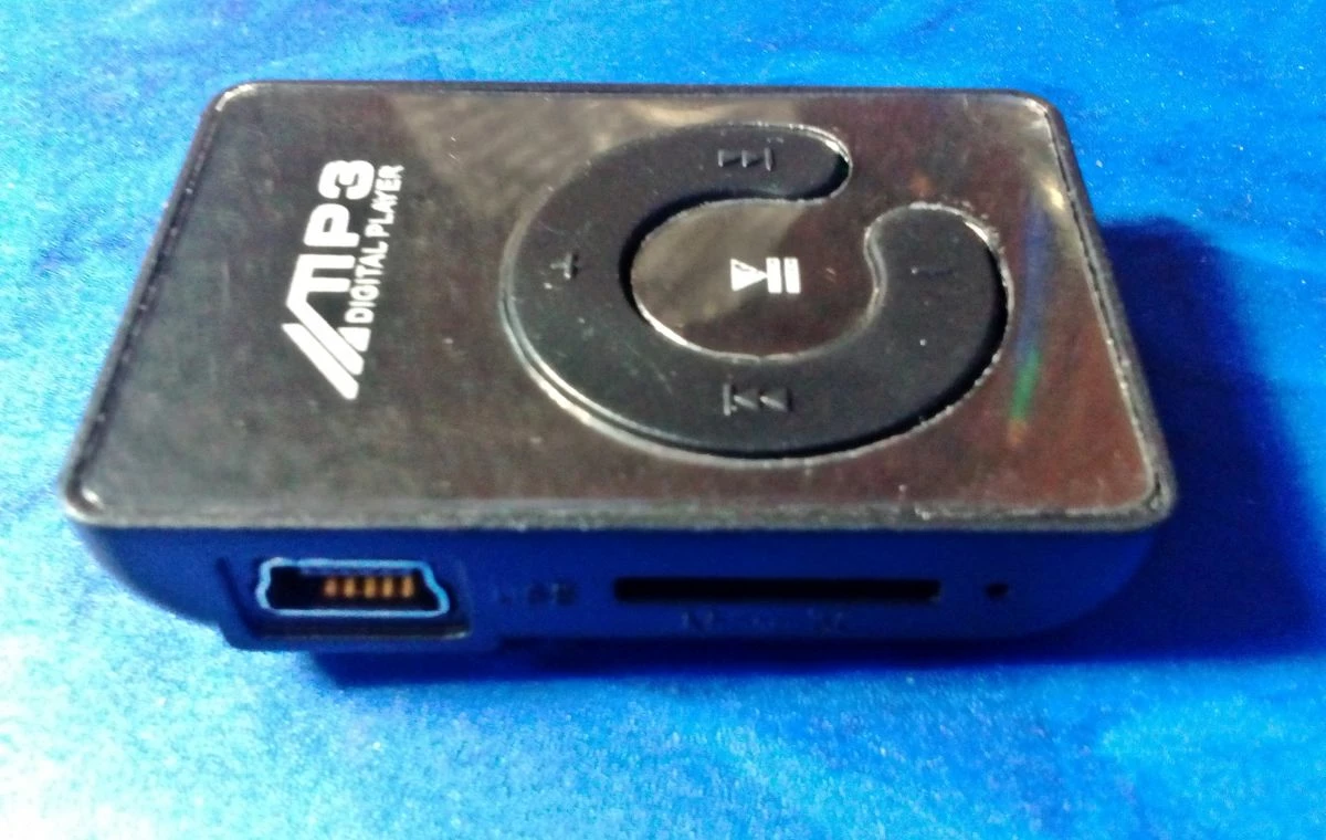 Vendora Mini Mp3 Player (δέχεται κάρτα SD) - Image 2