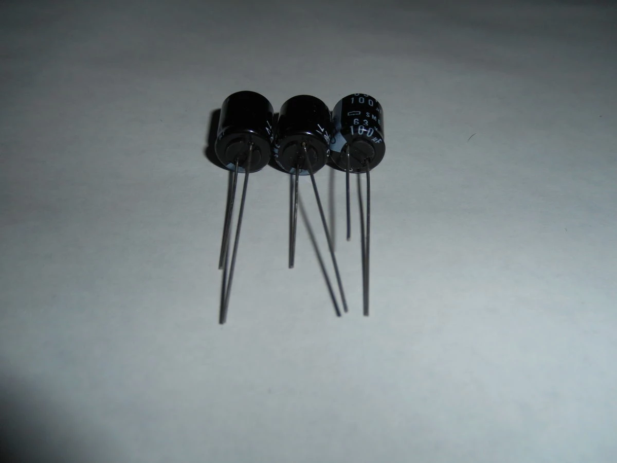 Vendora Πυκνωτες SCR - NIPPON CHEMICON - Image 8