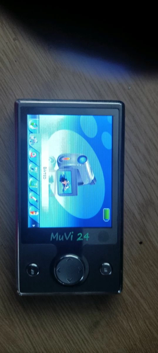 Vendora CRYPTO MUVI 24 2GB FM MP4 MULTIMEDIA PLAYER - Image 2