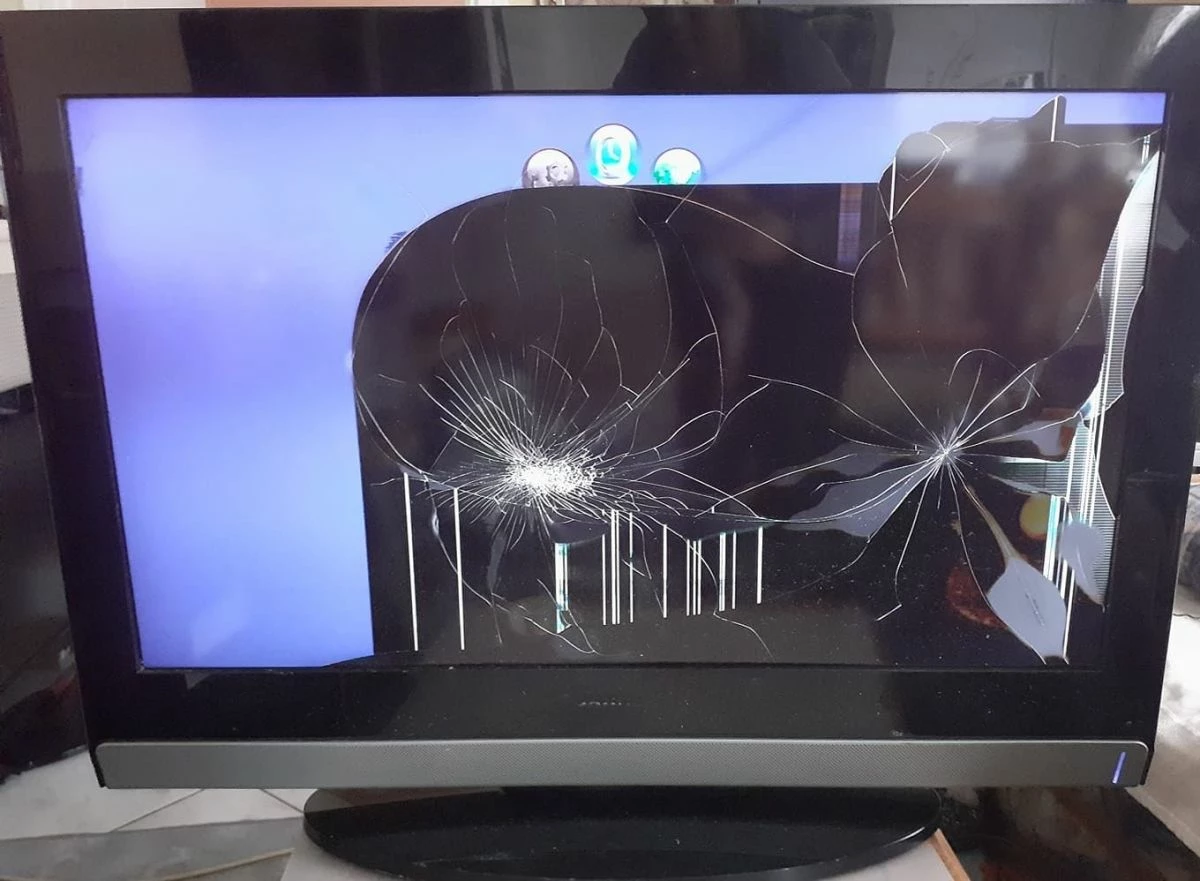 Vendora GRUNDIG 32”