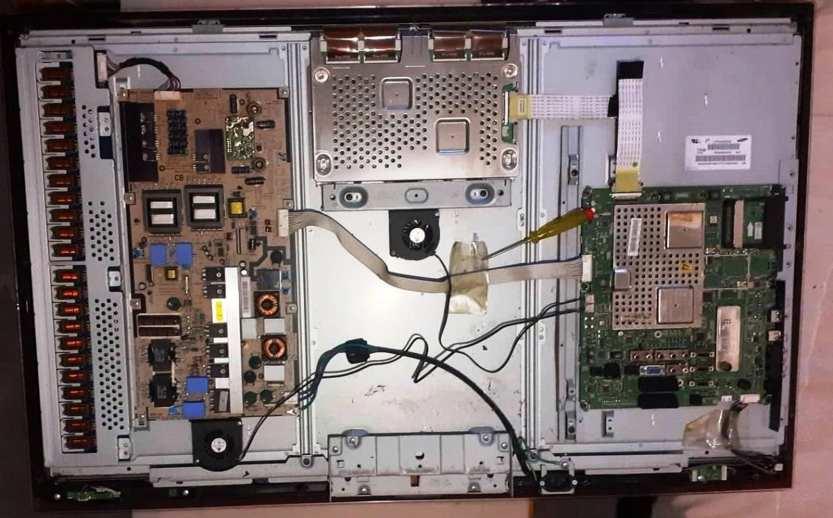 Vendora SAMSUNG 40” - Image 8