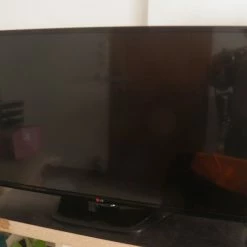 Vendora 2 τηλεοράσεις LG 42" (μοντέλο 42LN5400-ZA) για ανταλλακτικά (με βλάβες στα LCD Screens)