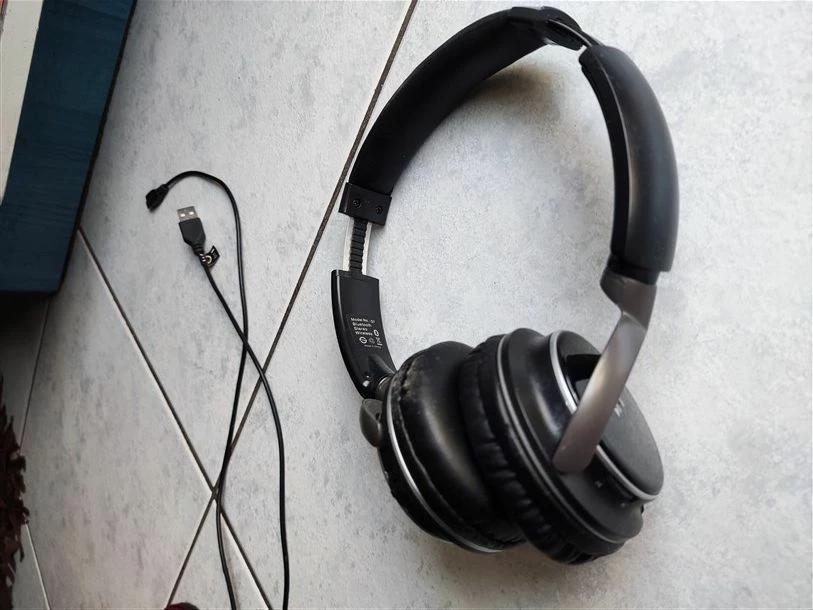 Vendora Niaelec Q7 Ασύρματα/Ενσύρματα On Ear Ακουστικά με 12 ώρες Λειτουργίας Μαύρα - Image 8