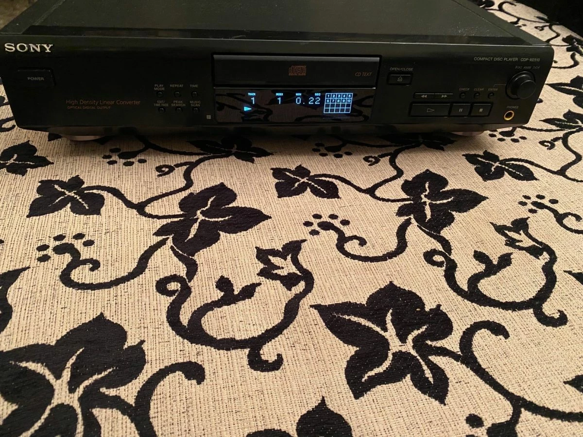 Vendora ΠΩΛΕΙΤΑΙ το CD Player Sony CDP-XE510