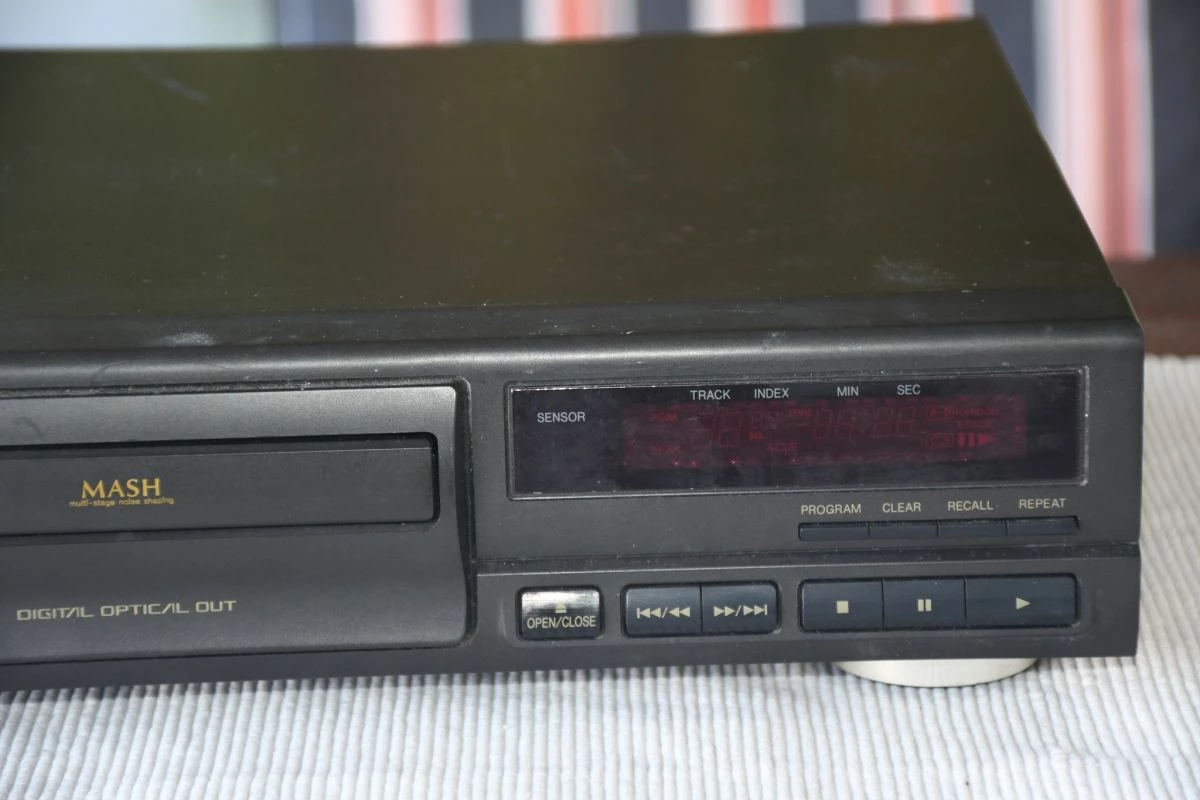 Vendora Technics SL-PG490 Cd Player - Image 3