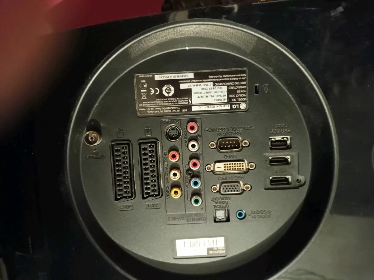 Vendora και τα 3 μαζι 25 ευρω . 2 χαλασμενες τηλεορασεις κι ενα Dvd γι ανταλλακτικα η φτιαξιμο .πακετο - Image 5