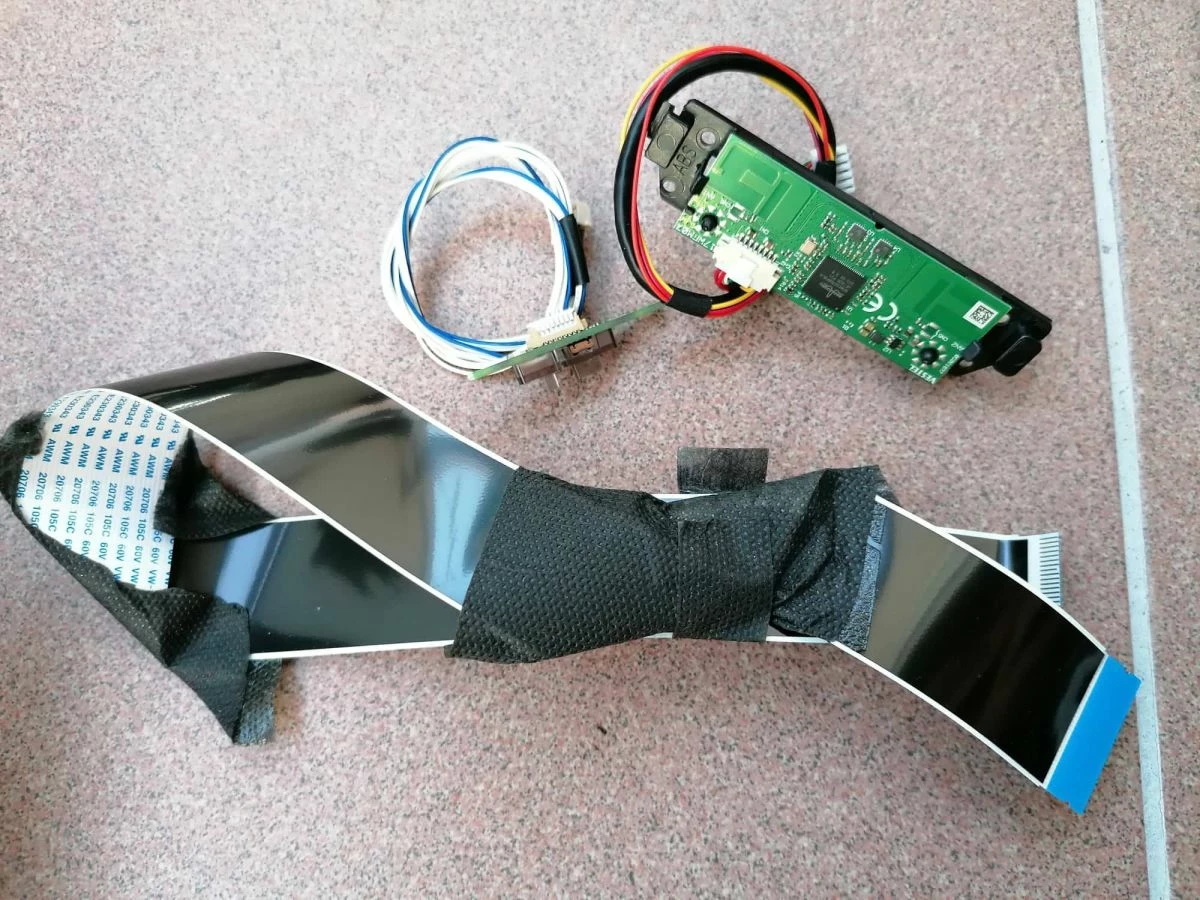 Vendora HITACHI 32” Smart-TV - Image 5