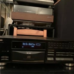 Vendora Πωλείται το CD Player Pioneer PD-8700 Hi-end