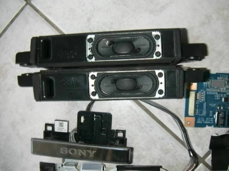 Vendora SONY KDL-42W650A SMART TV - Image 5