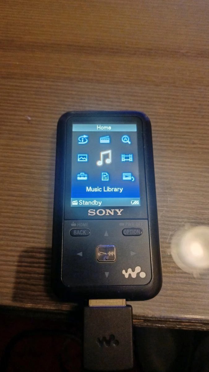 Vendora SONY WALKMAN MP3 ΣΕ ΤΈΛΕΙΑ ΚΑΤΆΣΤΑΣΗ ΜΕ ΤΟ ΚΟΥΤΊ ΤΟΥ! - Image 6