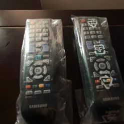 Vendora τηλεχειριστήριo Samsung ολοκαίνουργιo 15 ευρώ!!!